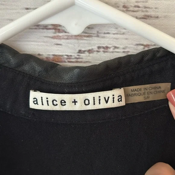 Alice + Olivia Kali TShirt Style Dress Lamb Leather Collar Small - Picture 9 of 17